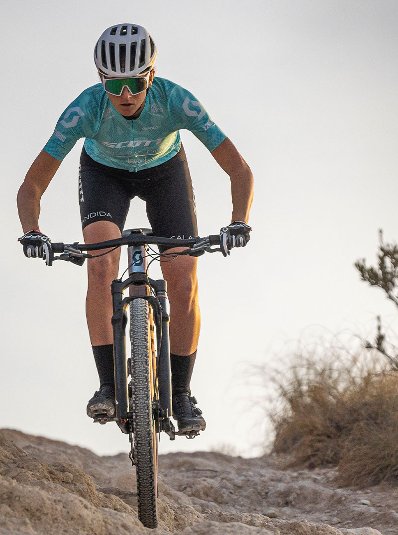 natalia-fisher Natalia Fisher en Mountain bike